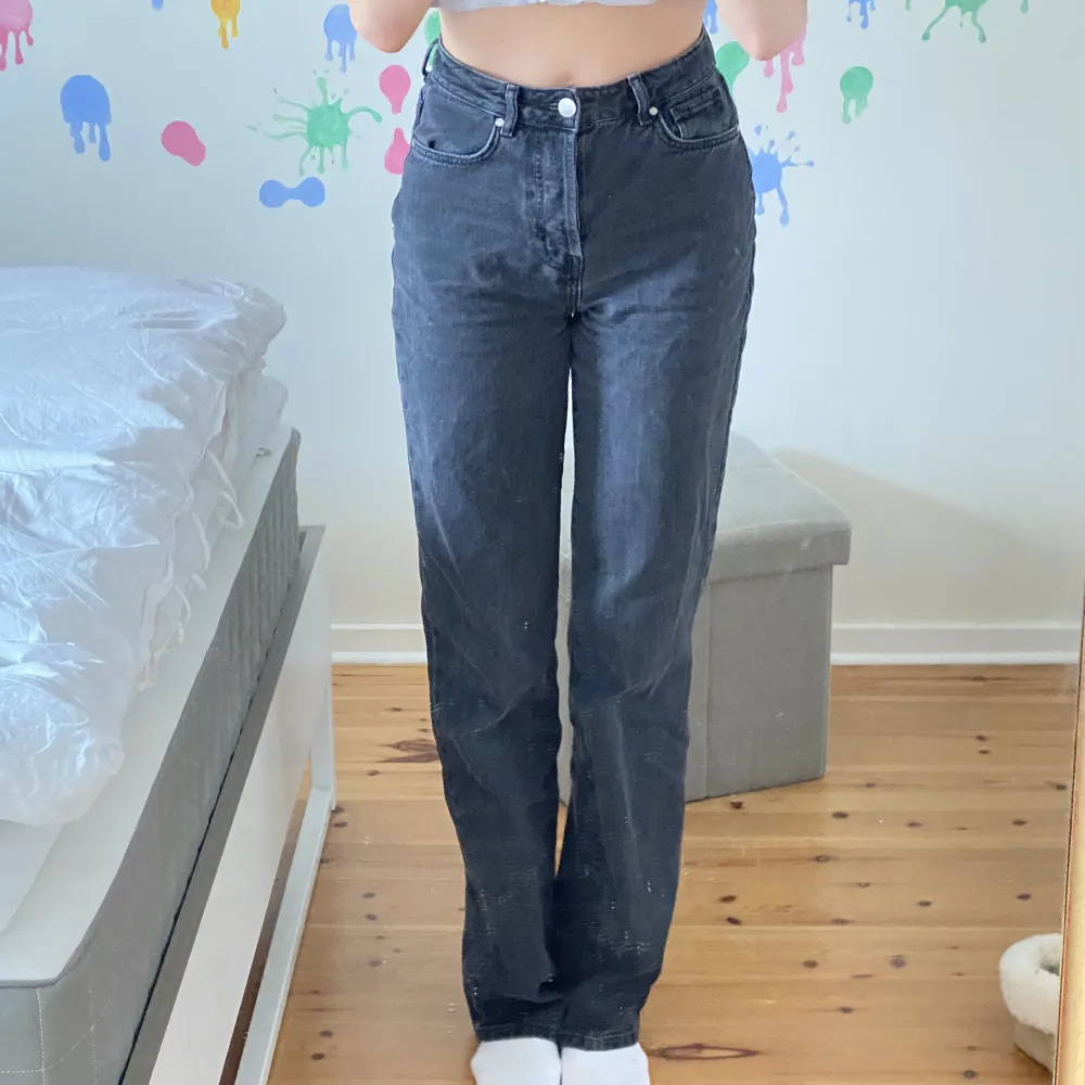 Svarta raka bikbok jeans, långa på mig som är 175!. Jeans & Byxor.