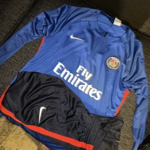 Paris saint germain tracksuit/dress  - Psg dress storlek L oanvänt 