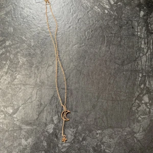 Halsband  - Oanvänt Rosenlund halsband.