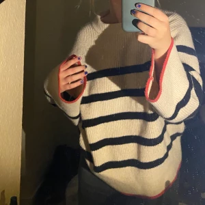 Stickad randig tröja  - Stickad randig tröja ifrån zara, nypris 500