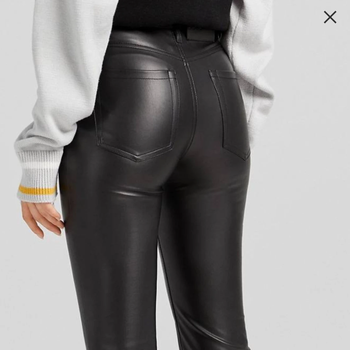 Bershka petite-utsvängda läderimitation  - 90