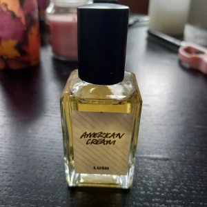 Parfym  - Sällan använd. 