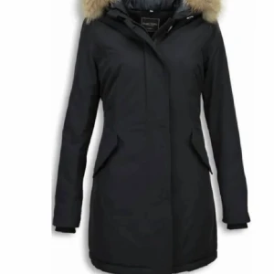 Gentilini bellini jacka - En fin jacka som har använt Max 5 gånger, pälsen går att ta bort. Jag köpte den för 3000 säljer för 1400 då jag vill bli av med den, storlek xs/s ( har lagt ut denna tidigare men lägger upp igen för billigare pris)