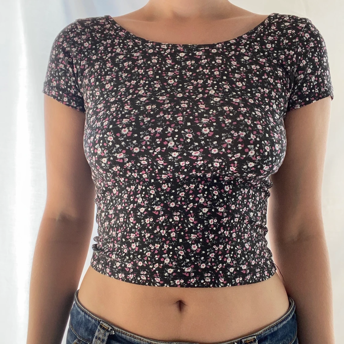 Blommig croptop från Bik Bok - 91