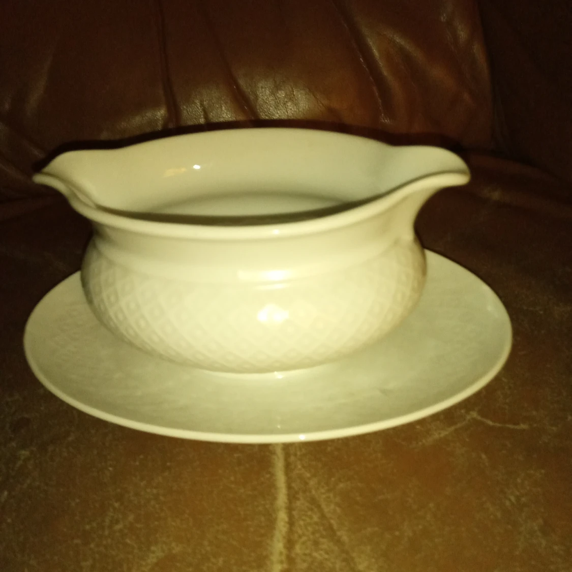 Sås skål Annabelle vit porslin mönstrad .