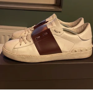 Valentino skor - Valentino skor i bra skick. Skriv ifall ni har några frågor eller om ni vill ha mer bilder.