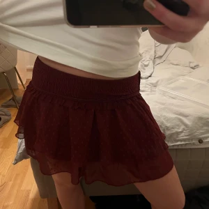 Bikbok kjol - Super fin kjol i från bikbok, perfekt nu till hösten!!!! Aldrig använd, kommer med lapp❤️❤️