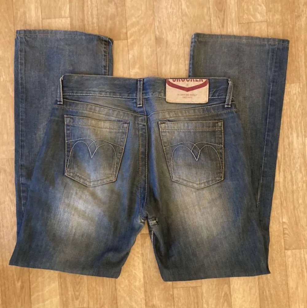 Snygga lågmidjade jeans crocker, säljer då dom inte kommer till användning. Jeans & Byxor.