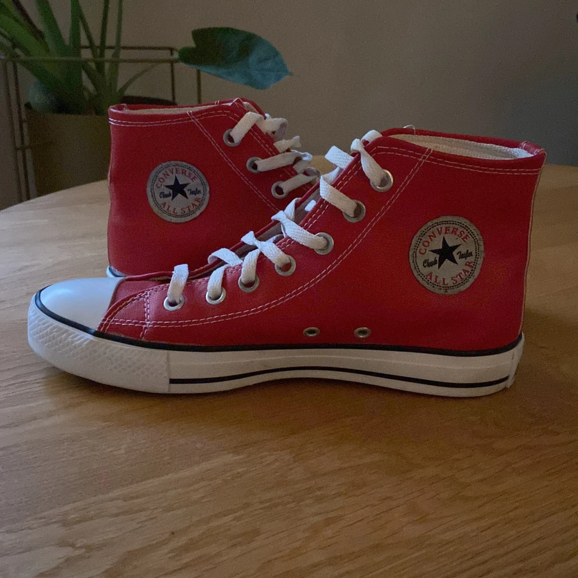 Converse allstar storlek 41 röda 