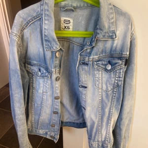 Jeansjacka - Fin Jeansjacka ifrån Crocker. I bra skick. Storlek xs💓