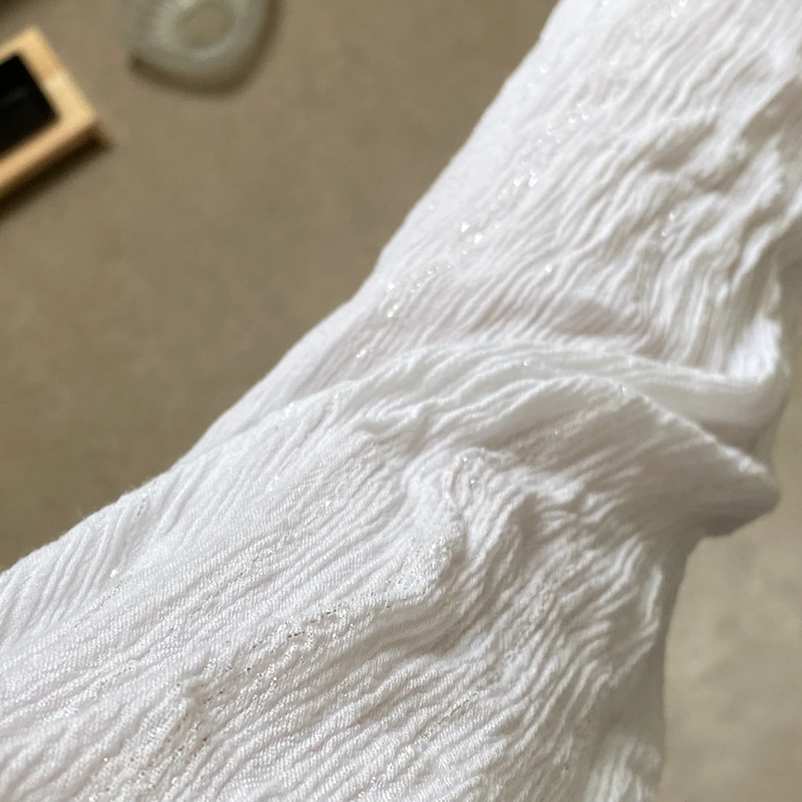 vitglittrig topp - 90