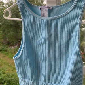 Zara topp - Så sjukt snygg zara topp! Använd 1 gång, väldigt fint skick! Så fin blå färg💙🙌🏼i