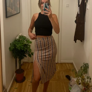 Kjol från Gina tricot  - Kjol xs