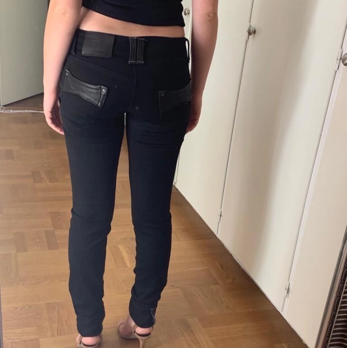 Svarta Armani jeans  - 90