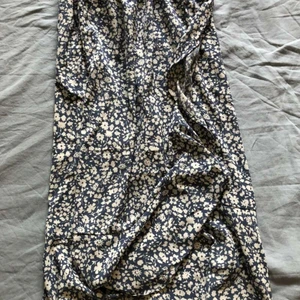 Kjol - Ganska andvänd kjol men i fint skick. Storlek S. Säljer för den inte kommer till andvändning längre. 