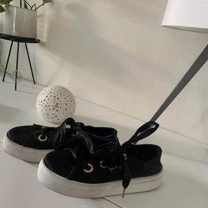 Sneakers  - Låga sneakers. Sköna. Knappt använda