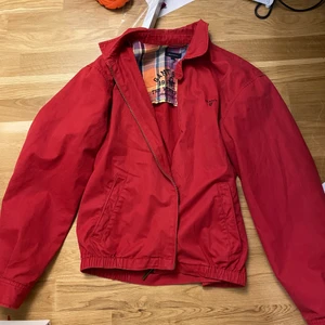 Vintage gant - Vintage gant jacka, riktigt fin men har aldrig på mig den! Bra skick och sparsamt använd. Står storlek L men skulle säga att det är en M 