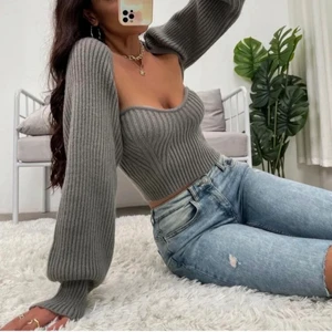 Stickat - Säljer mitt bolero set som inte längre kommer till användning💕 TRYCK INTE PÅ KÖP DIREKT