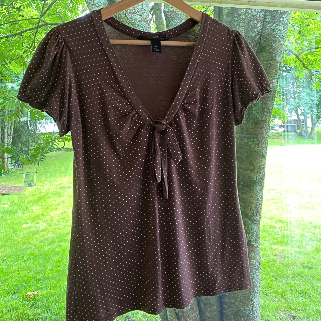 Brun topp med knyte - 90