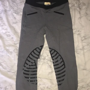 Rid byxor  - Rid byxor storlek 38 aldrig använda 