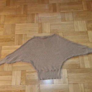 Tröja strl small  - Tröja från nakd