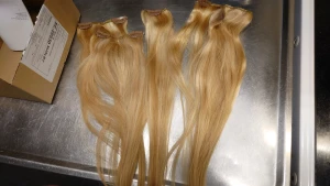 Äkta löshår, helt nytt. - Helt nytt oanvänt löshår av högsta kvalitet.  Ca 100g och 50cm, pm vid intresse.