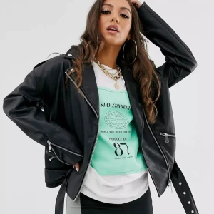 Missguided skinnjacka - Storlek 36, super fint skick 