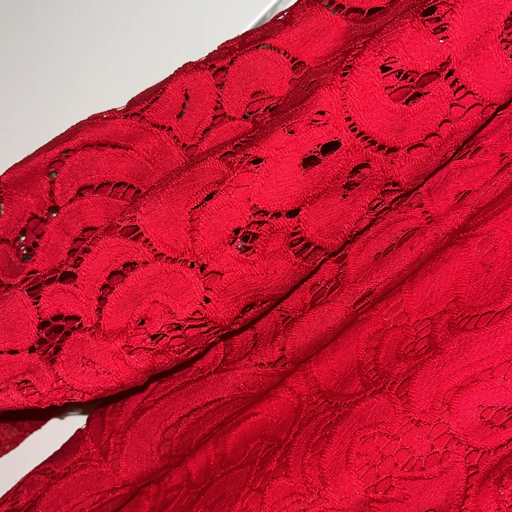 Röd klänning ifrån Holly&Whyte från Lindex storlek XL, knappast använd . Klänningar.