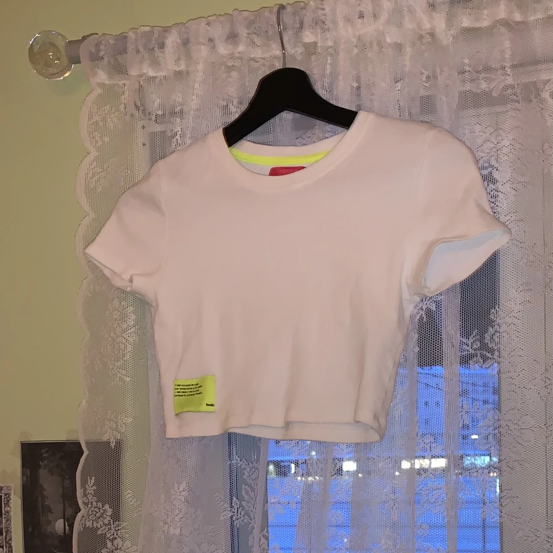 Rosalía croppad babytee