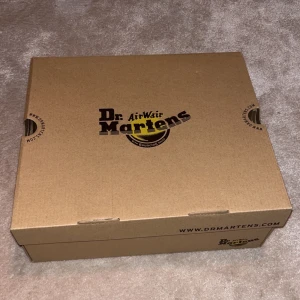 Dr. Martens Chelsea platform boots - Helt nya oanvända Dr. Martens Chelsea platform boots i strl 41