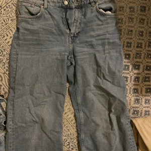 Monki jeans yoko - Köparen står för frakten!