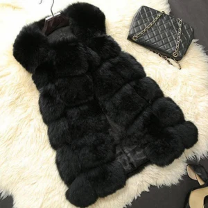 Faux fur väst - Säljer min väst i fejkpäls. Använd max 2 gånger. 