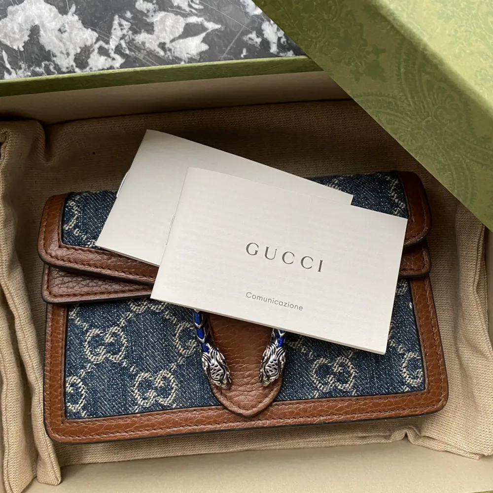 Super fin unik Gucci väska i super bra skick, äkthets bevis finns. . Väskor.