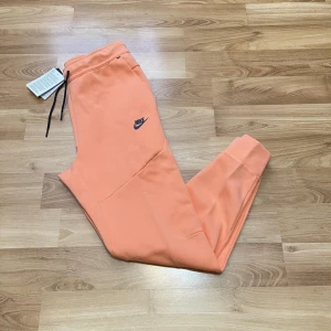 Nike tech  - I min samling hitta jag denna Nike tech jag inte använde