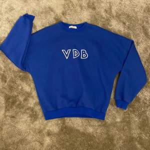 Venderby’s sweatshirt, ansvänd väldigt fåtal gånger, som ny. Finns inte att köpa längre, nypris ca 600kr.