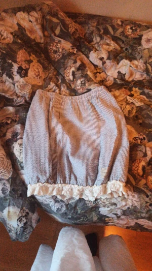 Kjol - Den är i fint skick:)