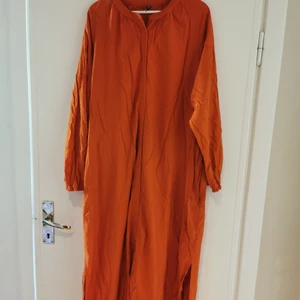 Lång klänning  - Lång klänning från lindex 