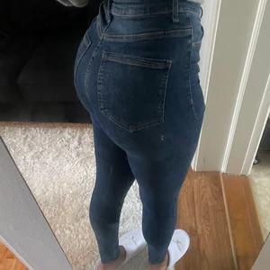 High Rise skinny byxor - Högmidjade jeans som är använda ett fåtal gånger❤️  Jag är 167 cm