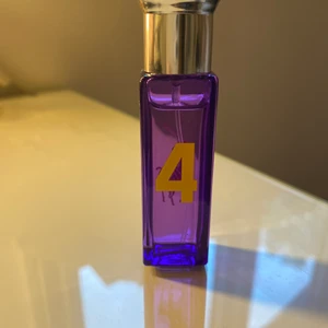 Ralph Lauren parfym - Säljer min Ralph Lauren parfym den är 10 ml och säljer den för jag aldrig har användning för den.