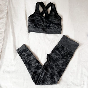 Gymshark Seamless set - Mycket bra skick, knappt använda! Seamless set från gymshark: tights (strl s) och sport-bh (strl m). Paketpris 300 🖤 styckpris via swish (skicka pm): tights 250kr och sport-bh 100kr. Frakt på 66kr tillkommer 📦