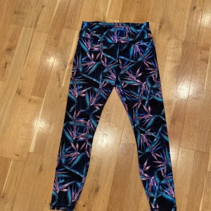 Stronger tights - Stronger tights, storlek M, knappt använd. 