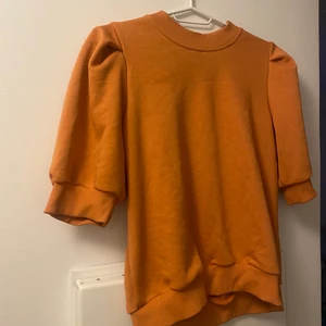 Topp  - Storlek S perfekt skick från minus. 