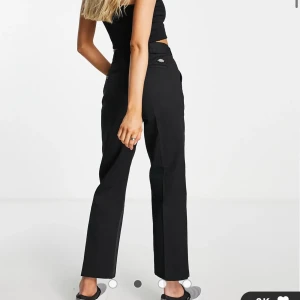 Dickies svarta - Säljer mina dickies i fint skick! Skriv för bilder! 🥰 