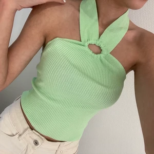 Grön topp - grön topp i stl XS💚