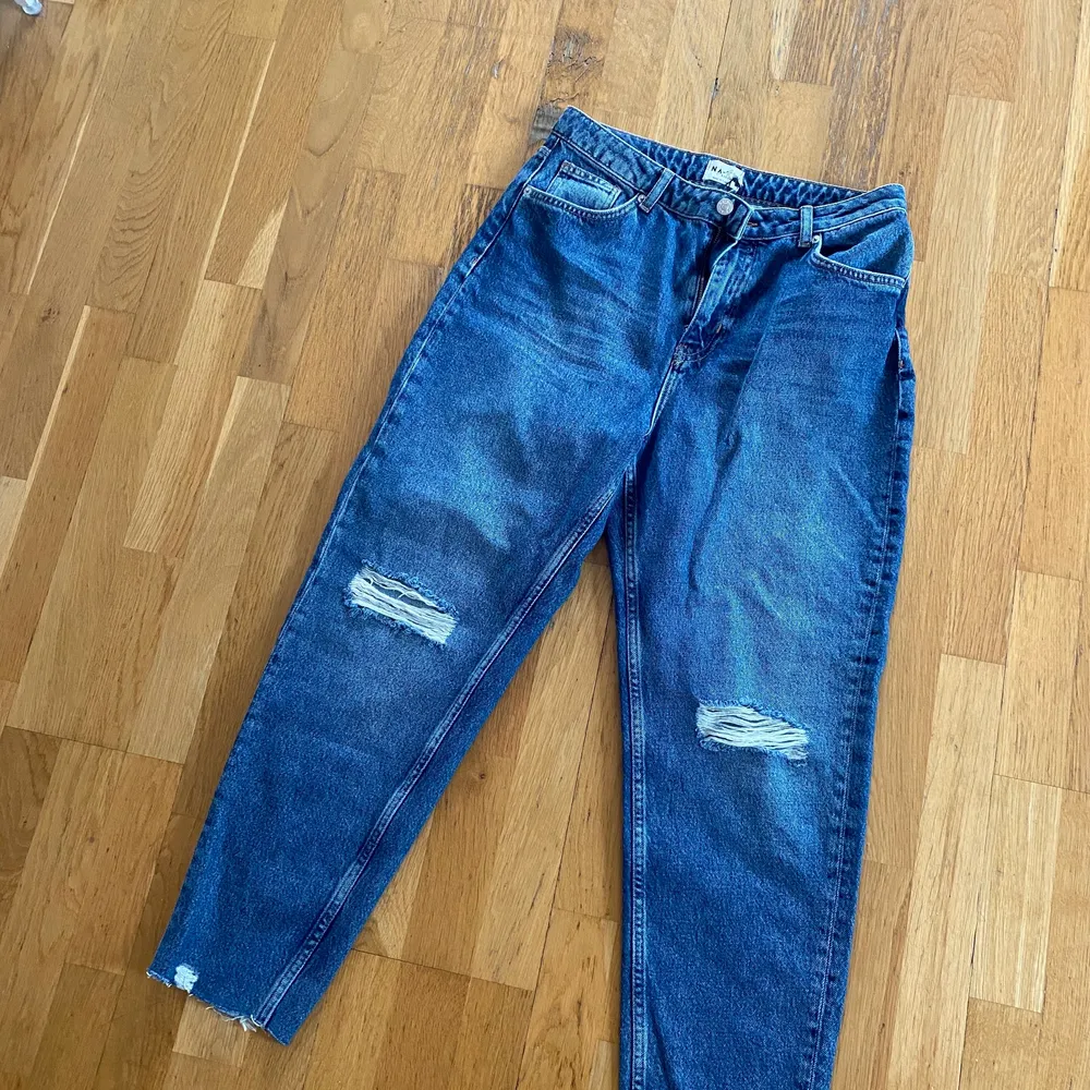Nya jeans säljes i snygg tvätt 🥰. Jeans & Byxor.