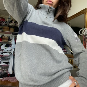 Sweatshirt  - Skitsnygg sweatshirt i nyskick från Peak Performance💕 Perfekt till hösten🌸 Storlek M 