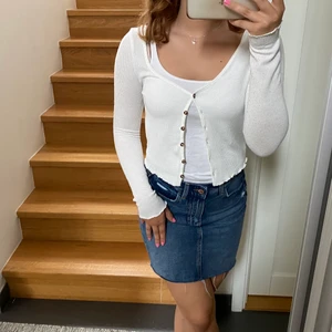 Kofta - Vit kofta från hm. Passar till allt