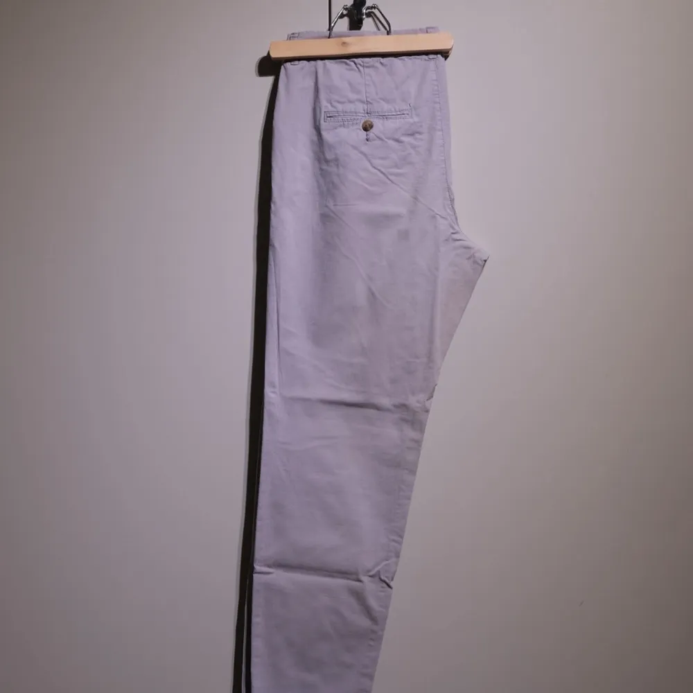 Light grey summer trousers from H&M. In good condition. . Jeans & Byxor.
