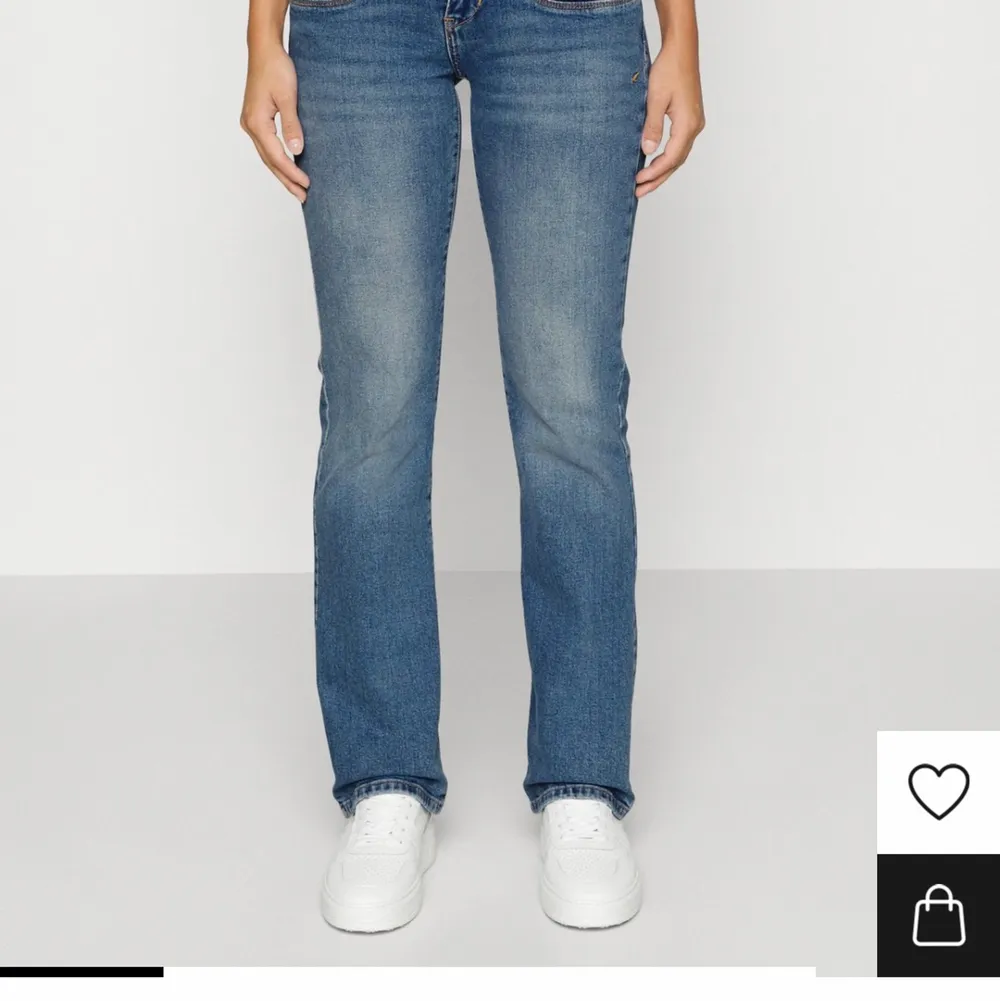 Snygga trendiga slutsålda ltb jeans! Bra skick! Köp direkt för 650! Sänkt pris till 550 passa på. Jeans & Byxor.