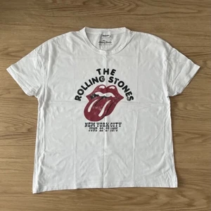 t-shorts med tryck  - oversized t-shirt med rolling stones tryck😜